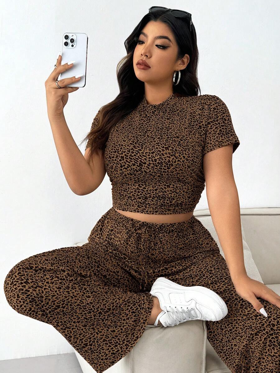 SHEIN EZwear Plus Size Retro Ruched Leopard Print Pants And T-Shirt Set