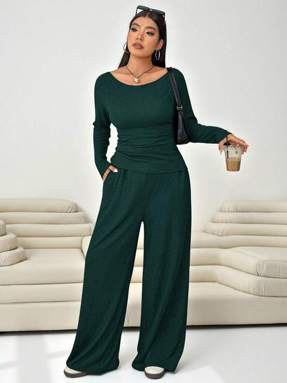 Solflare 2pcs Plus Size Textured Brown Pleated Long Sleeve Top And Pockets Pants Set Fall