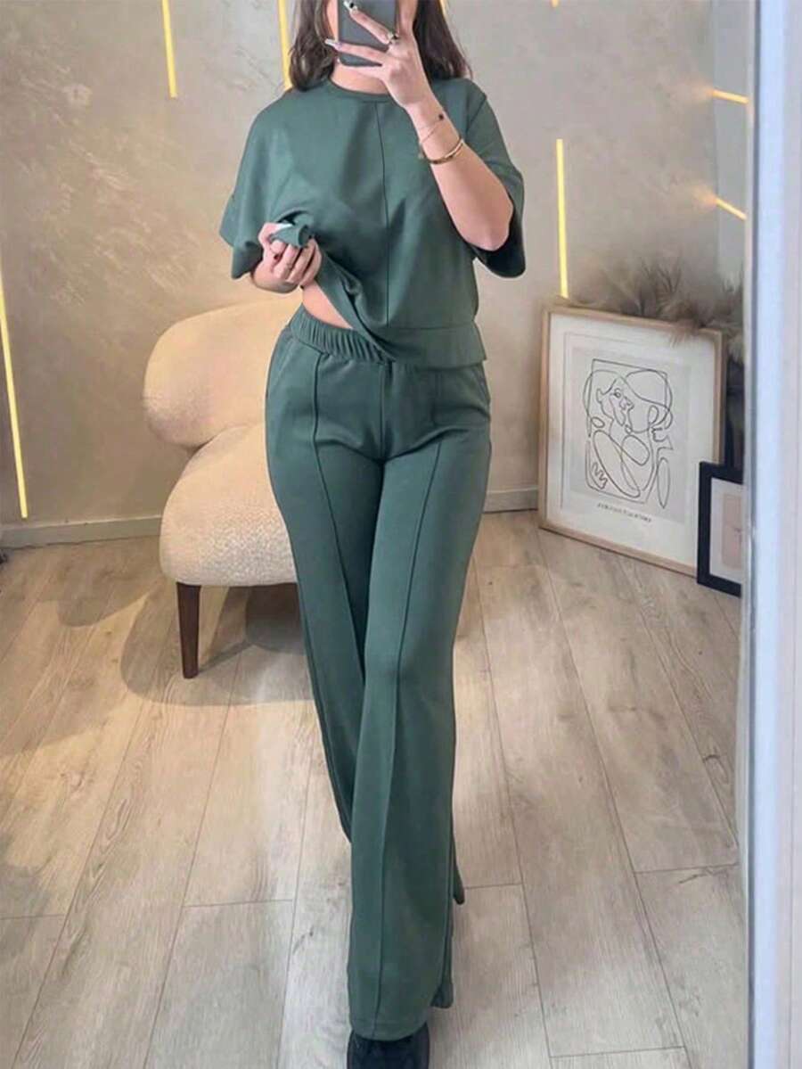 Women's 2 Pieces Casual Outfit, Comfortable Solid Color Short Sleeve Top Paired With Elastic Waist Pocket Pants, Soft Polyester-Spandex Fabric, Spring/Summer Elegant