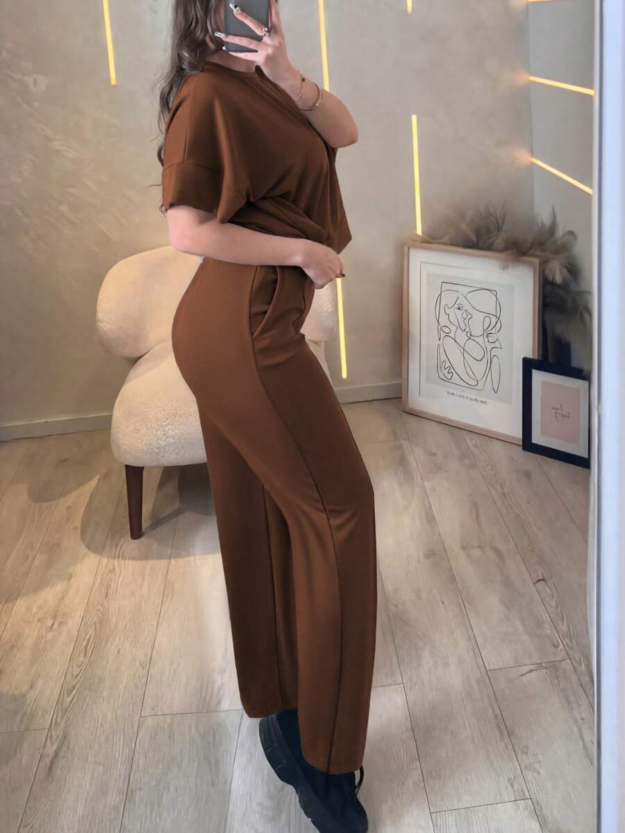 Women's 2 Pieces Casual Outfit, Comfortable Solid Color Short Sleeve Top Paired With Elastic Waist Pocket Pants, Soft Polyester-Spandex Fabric, Spring/Summer Elegant