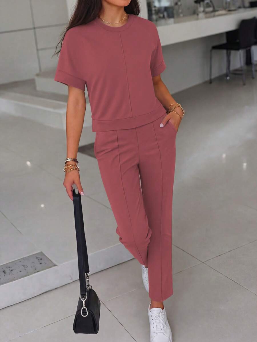 Women's 2 Pieces Casual Outfit, Comfortable Solid Color Short Sleeve Top Paired With Elastic Waist Pocket Pants, Soft Polyester-Spandex Fabric, Spring/Summer Elegant