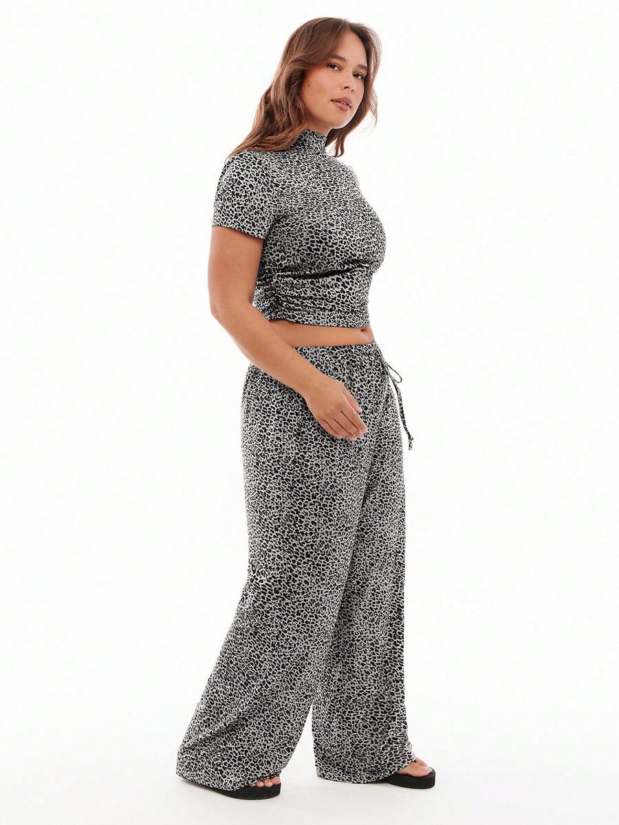 SHEIN EZwear Plus Size Retro Ruched Leopard Print Pants And T-Shirt Set