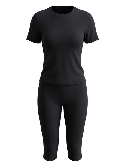 LovelyWholesale Women's Casual Crew Neck Short Sleeve Solid Color T-Shirt & 3/4 Length Pants Black 2 Pieces Set Summer Outfit Elegant