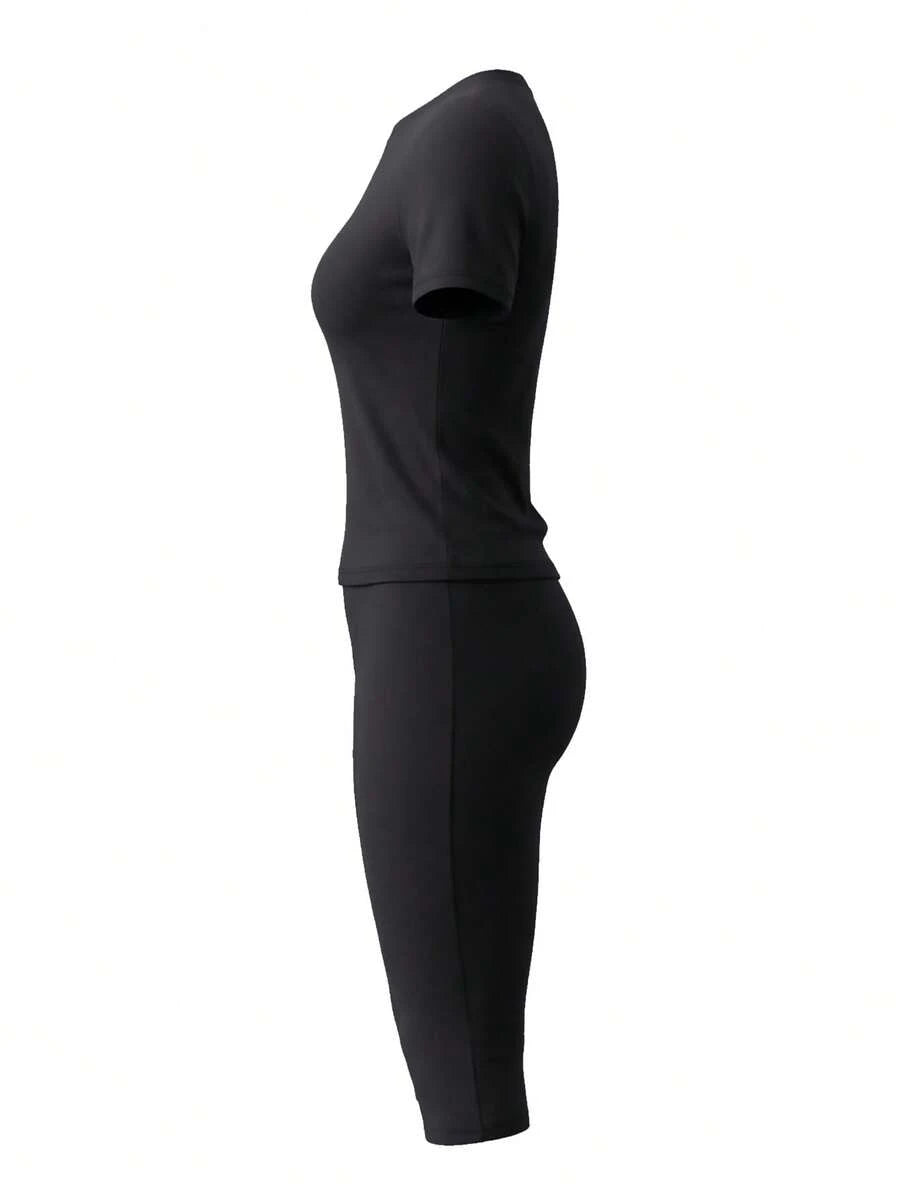 LovelyWholesale Women's Casual Crew Neck Short Sleeve Solid Color T-Shirt & 3/4 Length Pants Black 2 Pieces Set Summer Outfit Elegant
