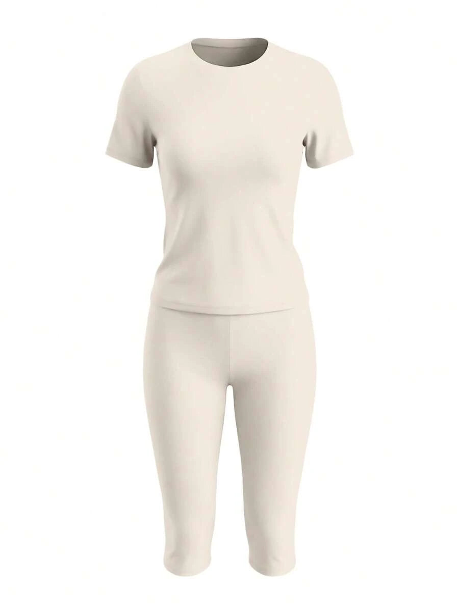 LovelyWholesale Women's Casual Crew Neck Short Sleeve Solid Color T-Shirt & 3/4 Length Pants Black 2 Pieces Set Summer Outfit Elegant