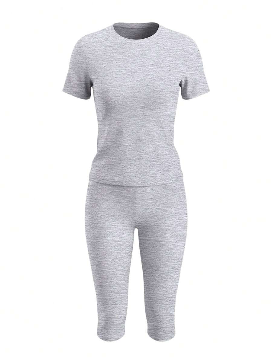 LovelyWholesale Women's Casual Crew Neck Short Sleeve Solid Color T-Shirt & 3/4 Length Pants Black 2 Pieces Set Summer Outfit Elegant
