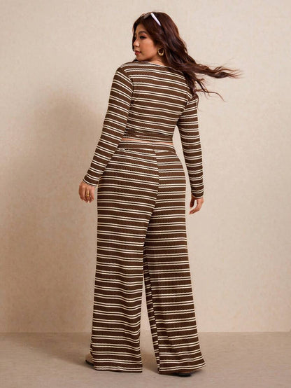 Lounesse Plus Size Women Solid Color Square Neck Long Sleeve T-Shirt And Pants Casual 2 Pieces Set Casual Daily Going Out 2 Pieces Sets Casual School Outfit Set