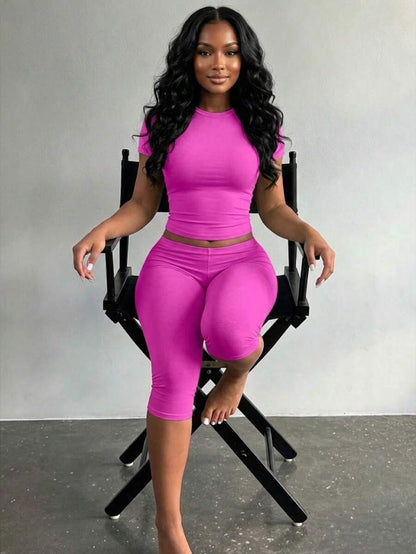 LovelyWholesale Women's Casual Crew Neck Short Sleeve Solid Color T-Shirt & 3/4 Length Pants Black 2 Pieces Set Summer Outfit Elegant