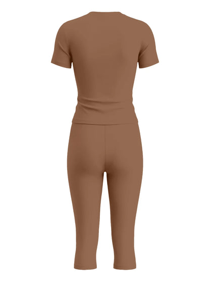 LovelyWholesale Women's Casual Crew Neck Short Sleeve Solid Color T-Shirt & 3/4 Length Pants Black 2 Pieces Set Summer Outfit Elegant