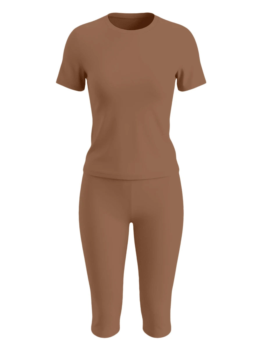 LovelyWholesale Women's Casual Crew Neck Short Sleeve Solid Color T-Shirt & 3/4 Length Pants Black 2 Pieces Set Summer Outfit Elegant