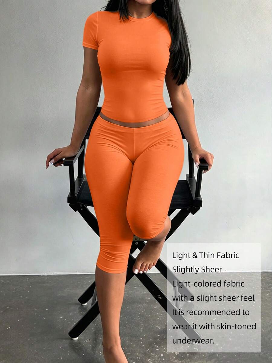 LovelyWholesale Women's Casual Crew Neck Short Sleeve Solid Color T-Shirt & 3/4 Length Pants Black 2 Pieces Set Summer Outfit Elegant