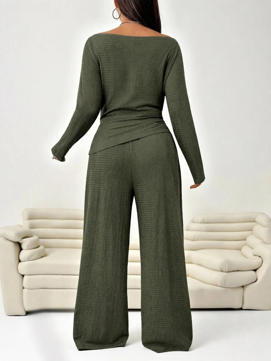 Solflare 2pcs Plus Size Textured Brown Pleated Long Sleeve Top And Pockets Pants Set Fall