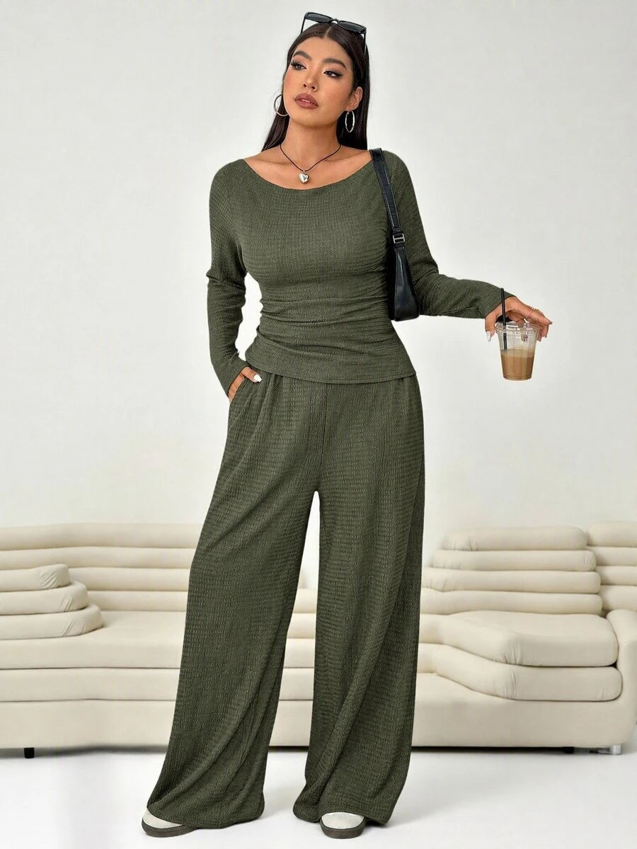 Solflare 2pcs Plus Size Textured Brown Pleated Long Sleeve Top And Pockets Pants Set Fall