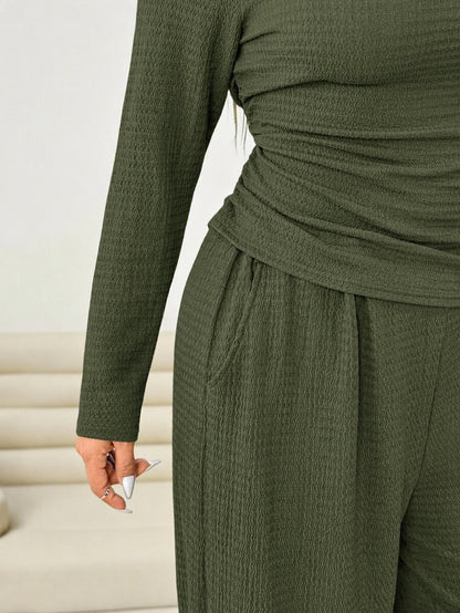 Solflare 2pcs Plus Size Textured Brown Pleated Long Sleeve Top And Pockets Pants Set Fall