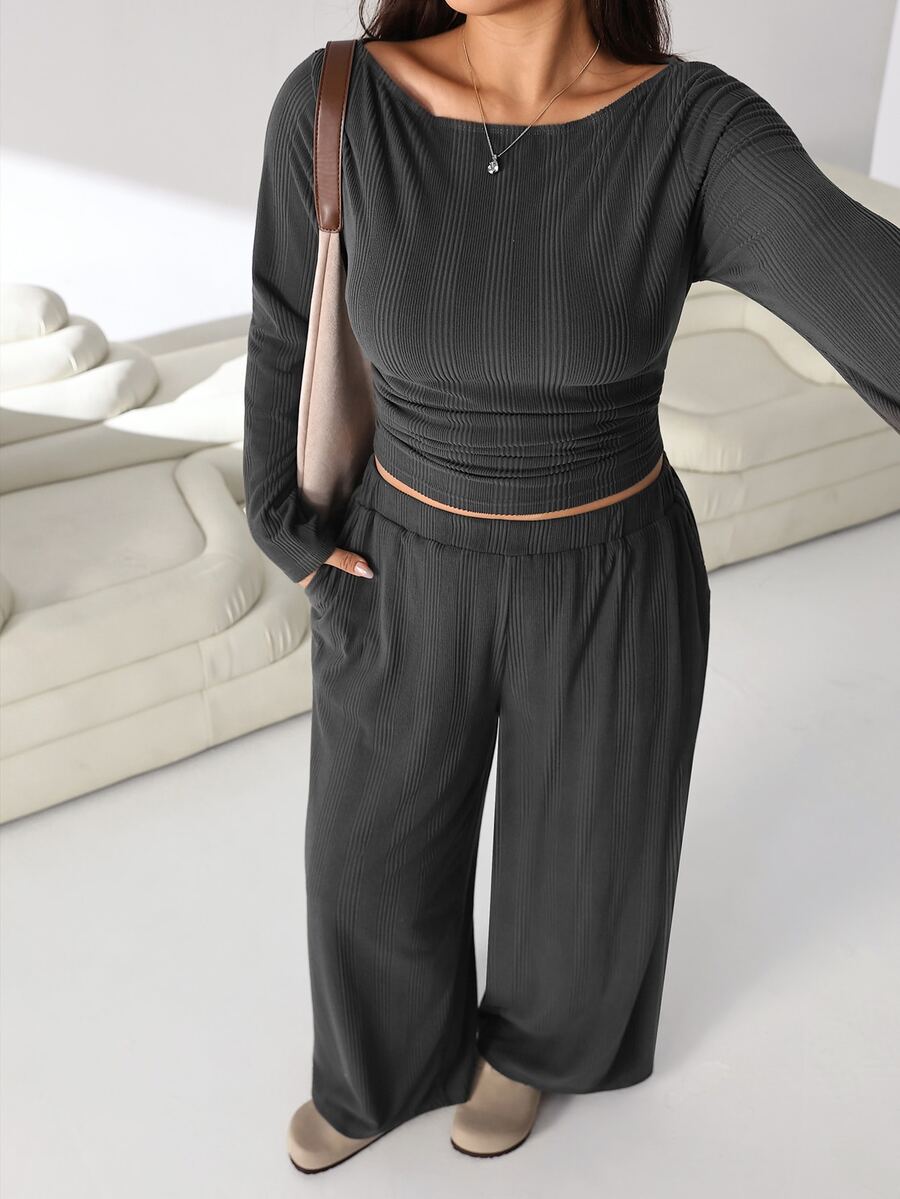 Solflare 2pcs Plus Size Textured Brown Pleated Long Sleeve Top And Pockets Pants Set Fall